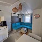 Mobil 6 Personnes 5 Etoiles مكان تخييم *